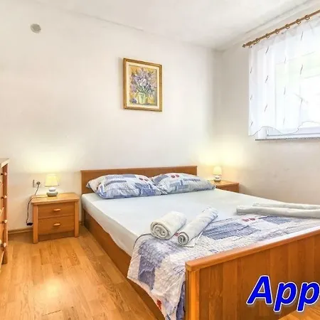In With Sea View, Terrace, Air Conditioning, Wi-fi *